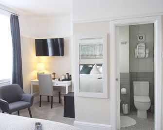 Elmdon Lodge - Birmingham