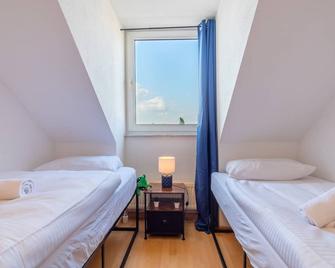 4k TV, Soundbar, Ausblick - Bad Dürrenberg - Schlafzimmer