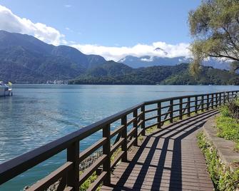 Ze Hu B&B - Yuchi Township - Balcón