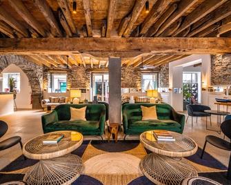Pestana Fisherman Village, Câmera de Lobos - Câmara de Lobos - Sala de estar