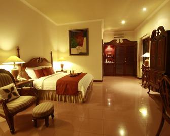 Villa Grand Artos - Magelang - Bedroom