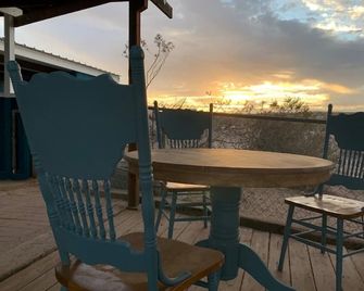 Cozy-Chic Farm House at Los Alio Farm, NM and TX - Anthony - Balcón
