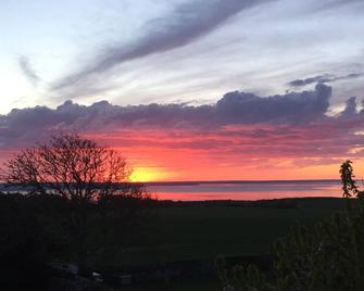 Holiday house in the castle park, near the beach with a very nice sea view - Lamballe