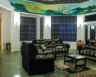 Sunshine Lodge: Your home away from home - St.Bran's Burg