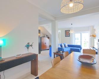 Pool & Tennis Beach House - Barra - Comedor