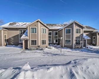 Idyllic Somerset Condo: Ski, Hike & Relax! - Somerset - Будівля