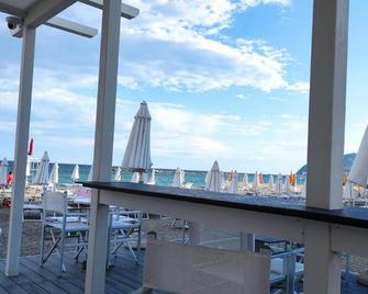 Hotel Fortuna - San Bartolomeo al Mare - Balcony