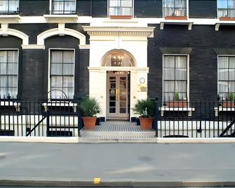 Garth Hotel - London - Building