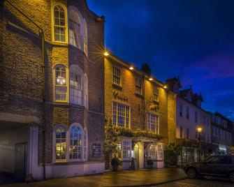 The Golden Fleece Hotel, Thirsk, North Yorkshire - Thirsk - Building