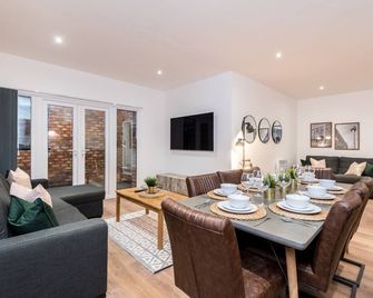 Sgt Peppers Mathew Street Apartments By Happy Days - Liverpool - Dining room