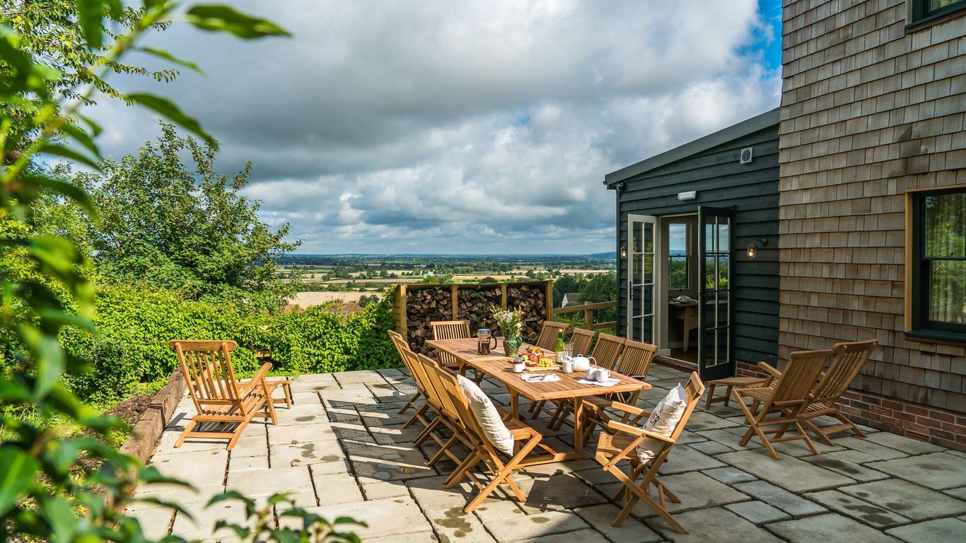 ذا ثري داجيرز