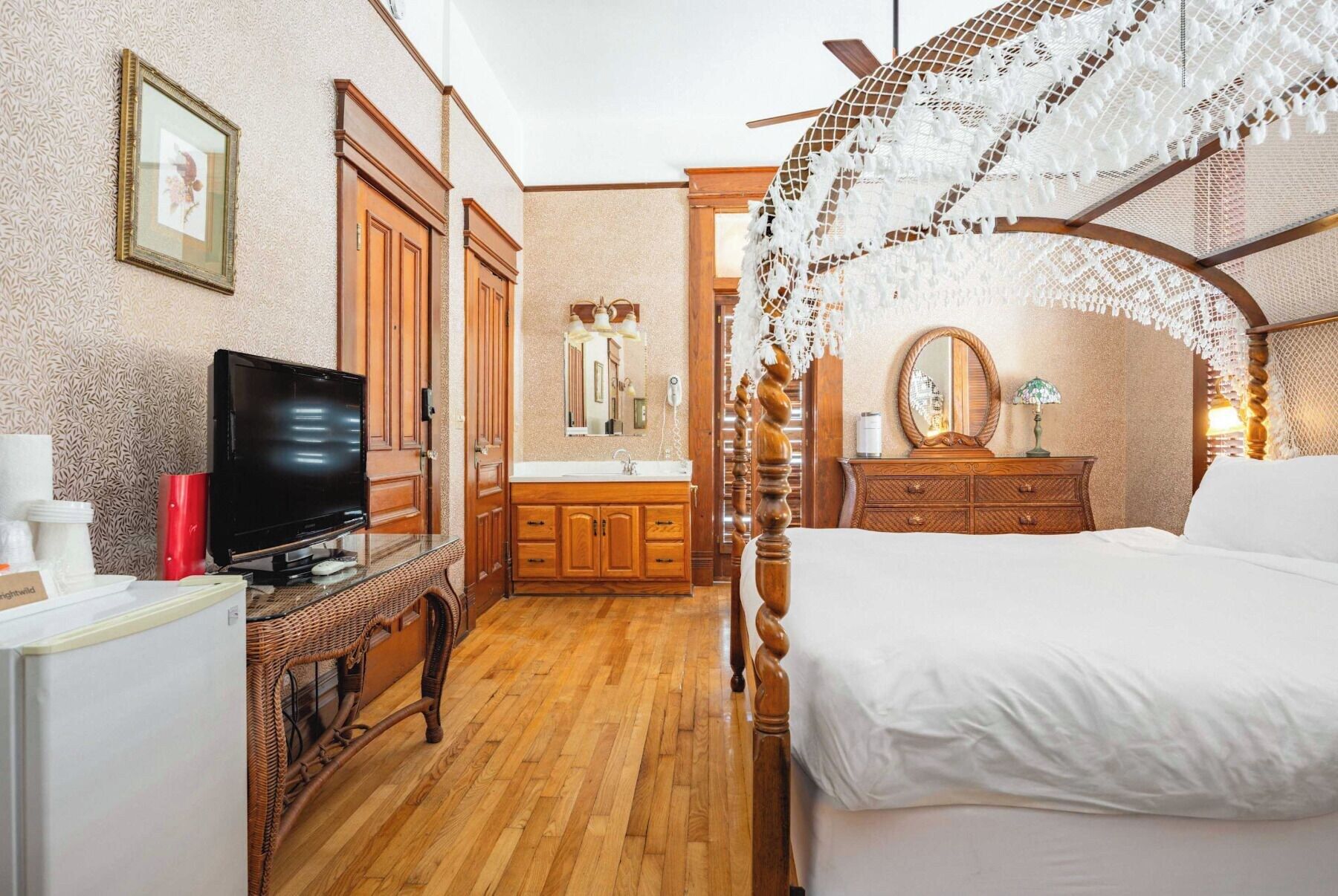 Classic King- Curry Mansion with Heated Pool! - Key West