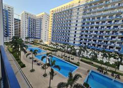 Sea Residences - Condo R Us - Manila - Pool