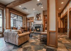 Buffalo Lodge 8361 - Keystone - Living room