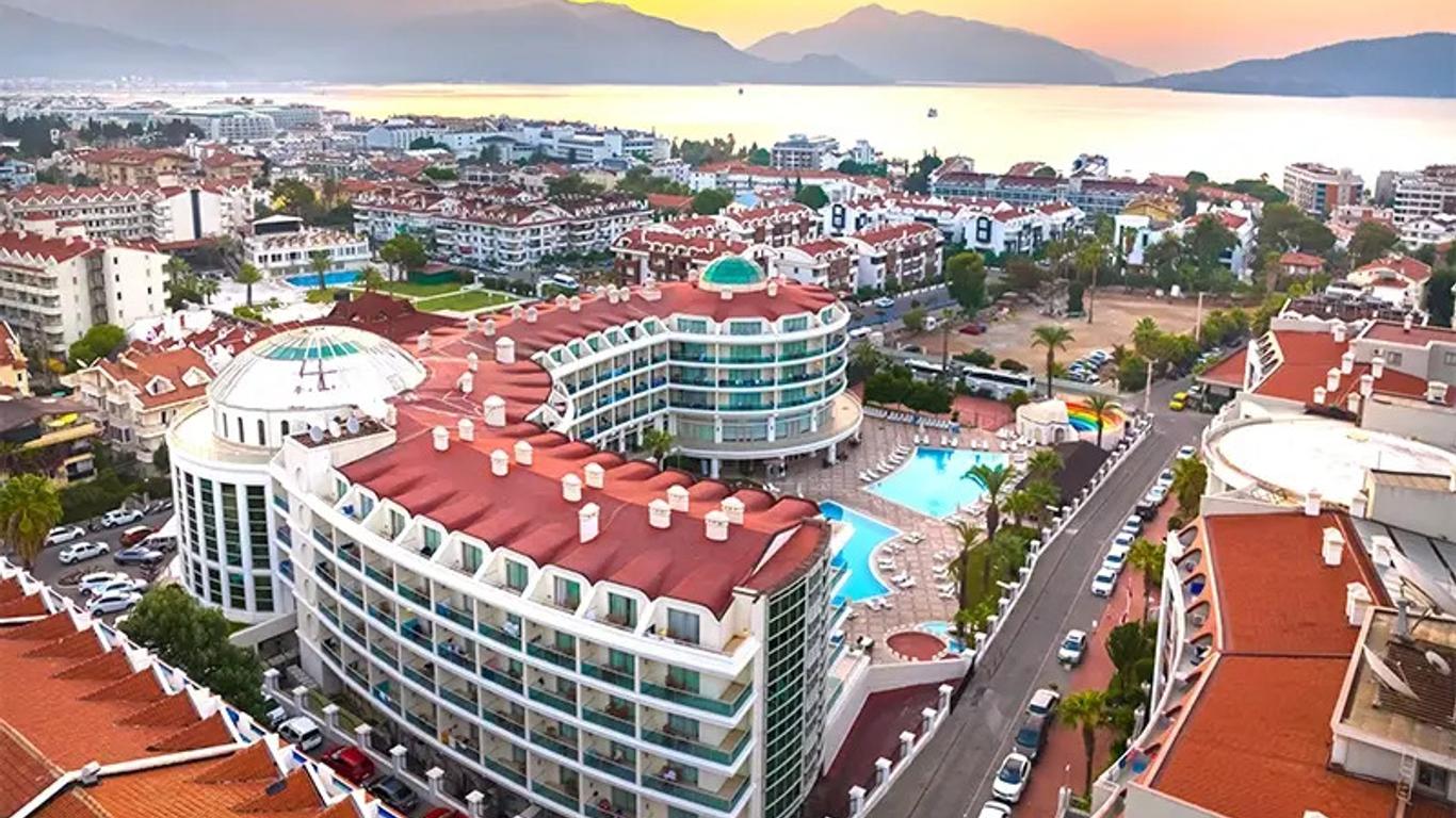 Pineta Park Deluxe Hotel