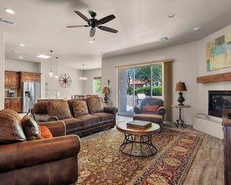 Casita Paz at The Tubac Sanctuary - Tubac - Sala de estar