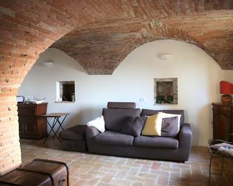 Romantic Historical Residence With Large Panoramic Terrace And Breathtaking Sunsets - Spello - Sala de estar