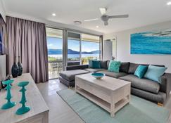 Beach Lodges - Hamilton Island - Living room