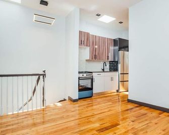 Lovely Skylight 2 bedroom apartment - Nowy Jork - Kuchnia