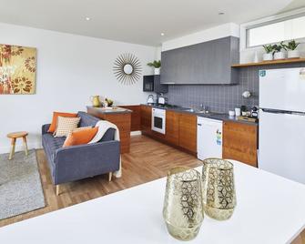 Spacious Carlton 1 Bedroom Apt With Secu - Melbourne