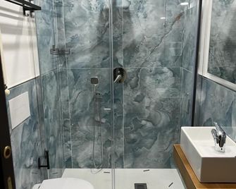 Hotel Barbato - Naples - Bathroom