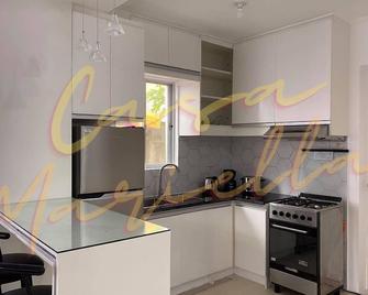 Casa Mariella - Cozy Modern Home In Tagaytay W/ Wifi - سيلانج - مطبخ