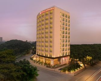 Hilton Garden Inn Mumbai International Airport - Mumbai - Building