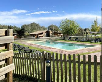 Camping Rural Montori - Parlabá - Piscina