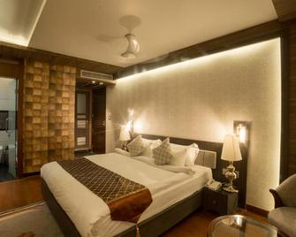Costa Riviera Hotel - Benarés - Habitación