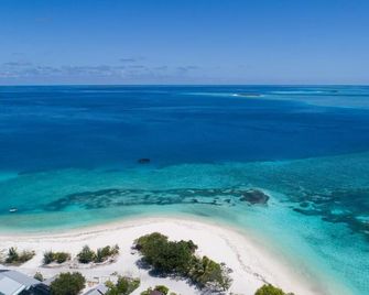 One The Island - Naifaru - Beach