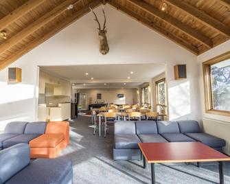 Terama Ski Lodge - Mount Buller - Living room
