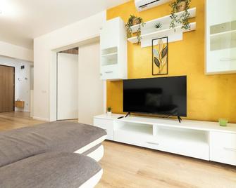 Nest Inn Spring Apartment - Cluj-Napoca - Salon