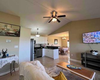 Cavendish Ocean Villa - Stanley Bridge - Kitchen
