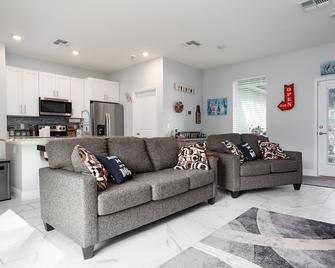 Brand New, Dog Friendly, 3Bd 2Ba, Great Location - Orange City - Living room