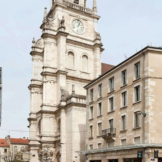 ibis budget Bourg-en-Bresse image 1