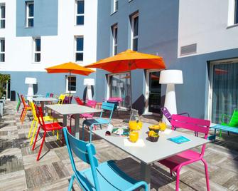 Hôtel Confort La Rochelle Centre les Minimes - La Rochelle - Patio