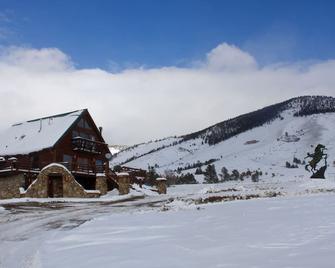 Large Mountain Cabin Near Angel Fire & Red River - 6+ Bedrooms - On 100 Acres - Eagle Nest - Edificio
