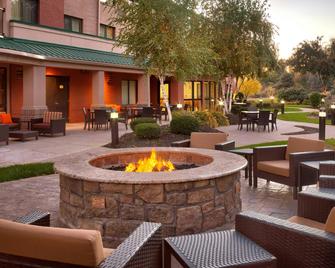 Courtyard by Marriott Kansas City Shawnee - Shawnee - Binnenhof