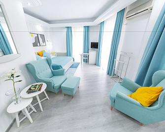 Relax Comfort Suites - Bükreş - Oturma odası