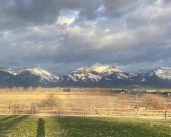 Wilderness Spirit Cabins, Llc-'eagle Nest'- Heavenly Mountain Views - Corvallis - Outdoors view