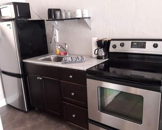 Lorelei Resort - Treasure Island - Kitchen