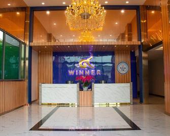 9 Winner Hotel - Bang Phli - Front desk