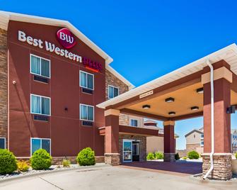 Best Western Plus Carousel Inn & Suites - Burlington - Building