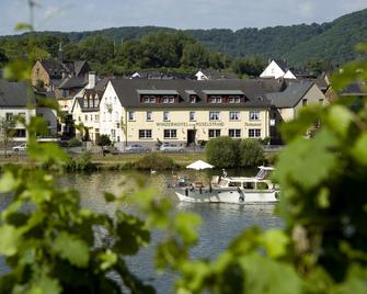 Winzerhotel und Restaurant zum Moselstrand - Cochem - Building