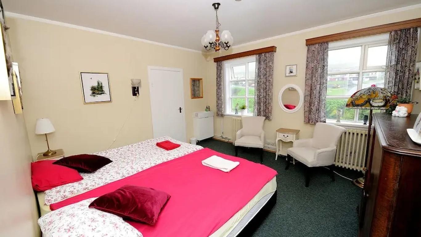 Arsalir Guesthouse Vik B&B
