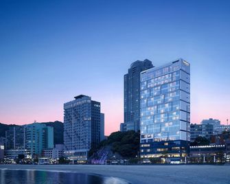 Fairfield by Marriott Busan Songdo Beach - Busan - Building