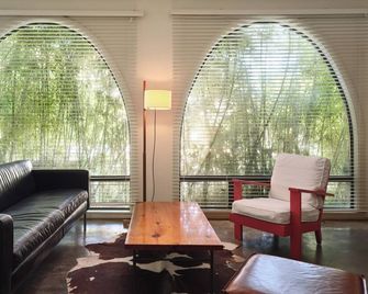 Hotel San Jose - Austin - Living room