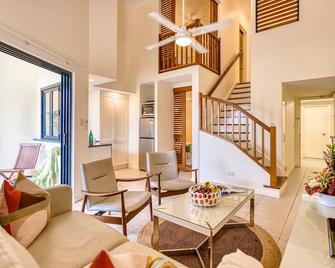 فريستايل ريزورت بورت دوجلاس - بورت دوغلاس - غرفة معيشة