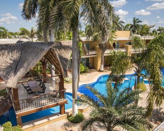 Tecnohotel Mérida Norte - Xcanatún - Alberca