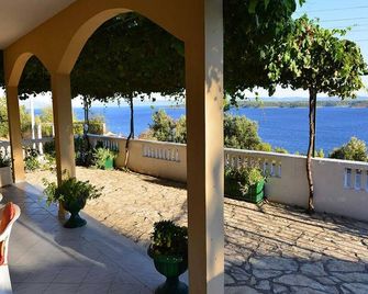 Apartments Dobrila - Two Bedroom Apartment with Terrace - A2 - Jelsa - Balkon